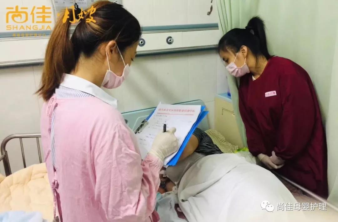 尚佳專業(yè)月嫂丨母乳丨你還認(rèn)為初乳很臟，要擠掉的嗎？